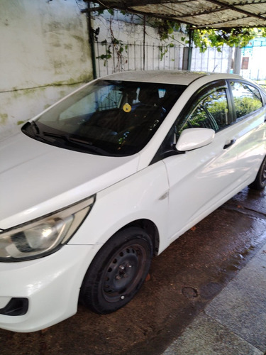 Hyundai Accent Full