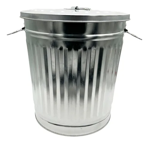 Tapa de tacho de basura sale