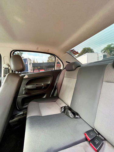 Volkswagen Voyage 1.6 Highline Imotion