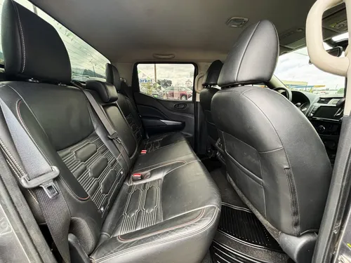 Nissan Frontier PRO- 4X 4X4 AT