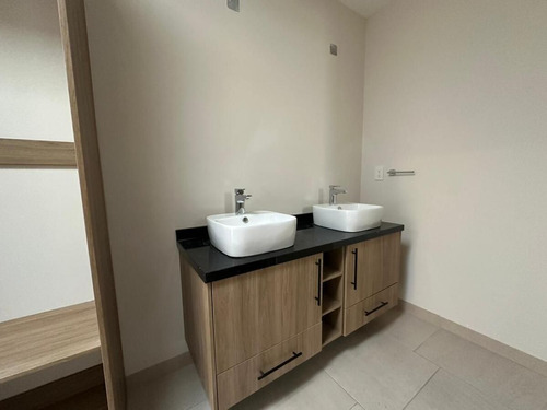 Hermosa Casa En Venta Entre El Refugio Y Zibatá, Diseño De Autor, Premium!