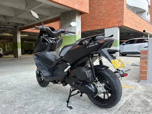 Moto Auteco Victory Black 2023