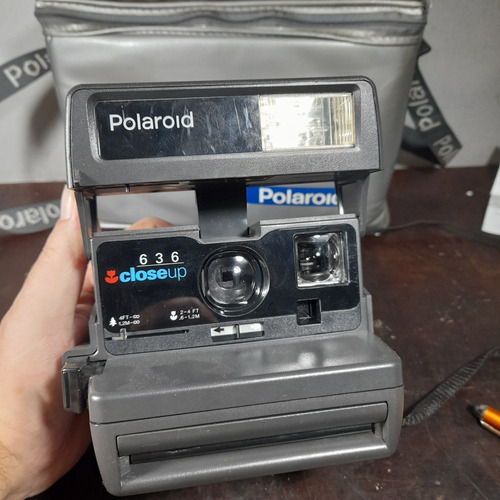 Imagem 1 de 8 de Polaroid Funcionando Com Case Térmica. Ótimo Estado. Antiga
