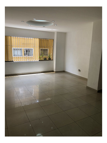 Local Comercial En Alquiler En Colinas De Bello Monte 55m2