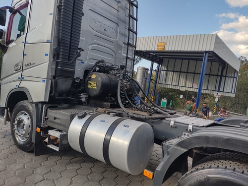 Imagem 3 de 8 de Volvo Fh 540