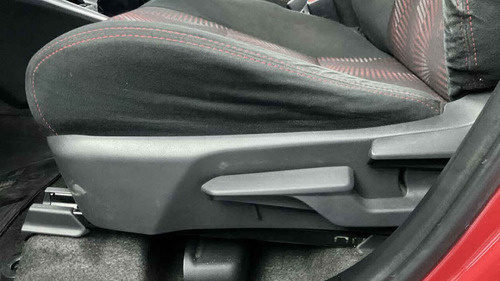 Imagen 14 de 15 de Toyota Yaris 2020 4p Sedan S Mt