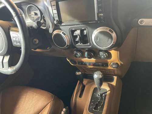 Jeep Wrangler 3.6 3p Sahara V6 4x4 At