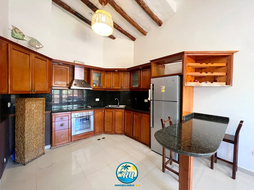 Res. Los Cayos- Cayo Mero, Amplio Apartamento Segundo Piso