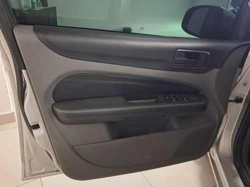 Ford Focus 2.0 Titanium Flex Powershift 5p