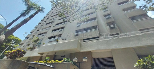 Se Vende Apartamento En El Rosal, Caracas. 24-4637