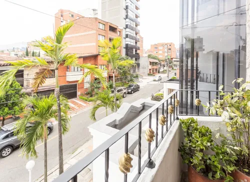 Apartamento En Venta En Laureles. Cod V13185