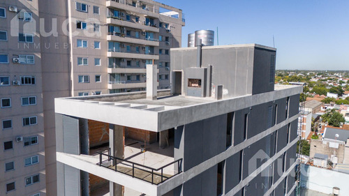Excelente Departamento, 3 Ambientes Con Imponente Terraza Propia En El Corazón De Beccar