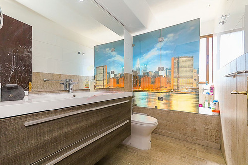Con Vista Panorámica De 360°, Completamente Remodelado.