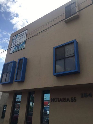 Imagen 2 de 12 de Se Renta Oficina En La Mejor Zona Comercial