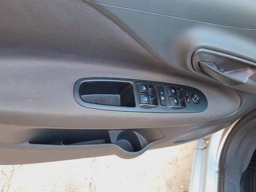 Fiat Punto 1.4 Attractive C/radio Integrada