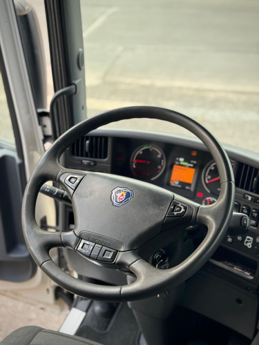 Scania P360 La 6x2 Tractor At 2014