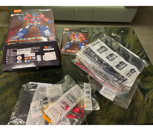 G1 Optimus Prime Transformers Blokees Model Kit 18cm Com Led