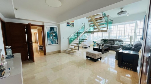 Apartamento Penthouse Amueblado En Alquiler En Evaristo Morales, Cercano A Sectores Como Piantini, Paraiso