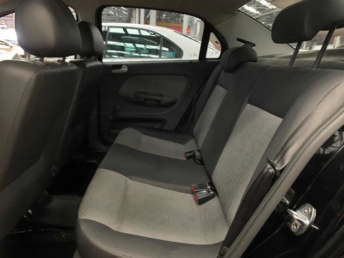 Imagen 6 de 13 de Volkswagen Gol 1.6 Gl Sport Std 5 Vel Ac 2014