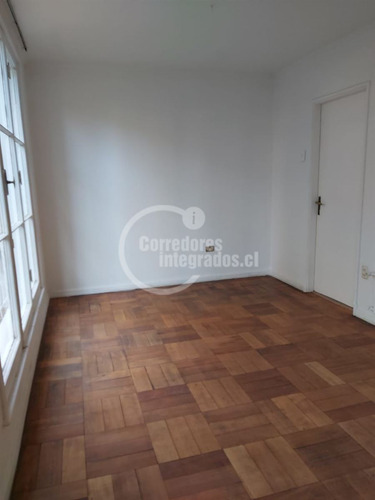 Casa En Arriendo De 4 Dorm. En Las Condes Metro E. Militar