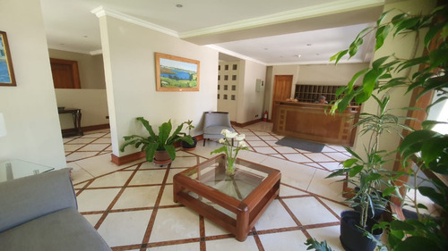 Espacioso Depto En Privilegiada Ubicación En Viña Del Mar
