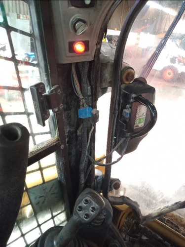 Cat 242d - Caterpillar - Ouro Verde - Semi Novos - Jorge