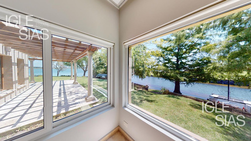 Casa En Venta Y Alquiler Al Lago En El Golf, Nordelta