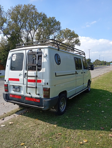 Renault Trafic Furgon 2.2 Ta 12
