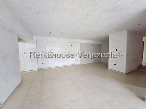 Bello Apartamento En Venta En Los Cabos A Remodelar A Su Gusto Con Planta Eléctrica Total Agua Constante Piso Medio Excelente Ubicación Nela 25-20469