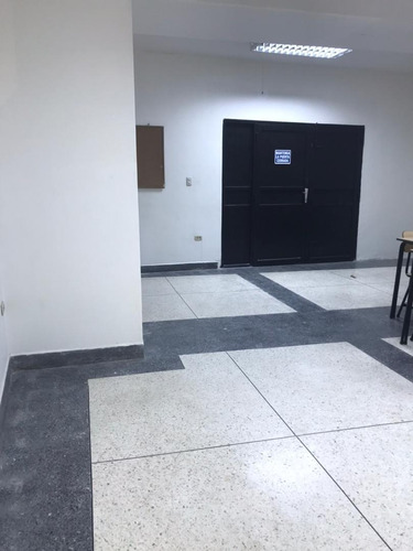 Imagen 7 de 8 de Oficina 52,50 M. Maiquetía