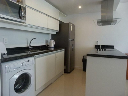 Apartamento En Alquiler Por Temporada De 2 Dormitorios En Playa Brava