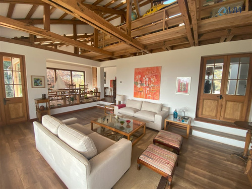 Sitio De 2800 Mt2 En Barnechea Con Casa Incluida 296 Mt2