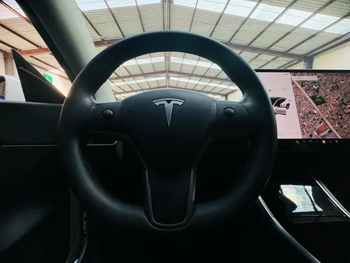 Tesla Model Y Manejo Autonomo 2020