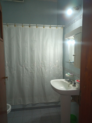 Se Vende Hermoso Chalet Sobre Camino De Cintura A Pocos Metros De La Rotonda!