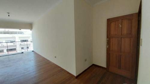 Departamento En Venta. 2d En Laprida Al 100