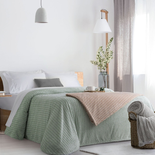 Imagen 2 de 6 de Frazada 2 1/2 Pl Alcoyana De Flannel Fleece Jacquard Premium