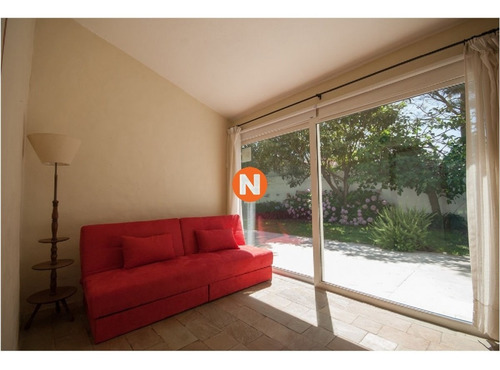Casa En Venta, Mansa, Punta Del Este, 4 Dormitorios.- Ref: 209956