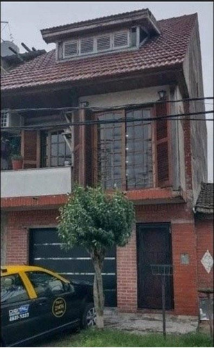 Casa En Venta - 3 Dormitorios 2 Baños - Cochera Patio - 96.5 Mts2 - Lanús