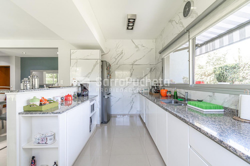 Venta Casa 4 Amb En Barrio Privado Casco De Alvarez.