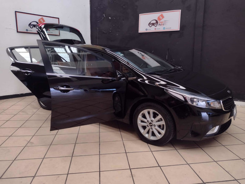 Imagen 5 de 15 de Kia Forte 2.0 Hb Ex At 2018