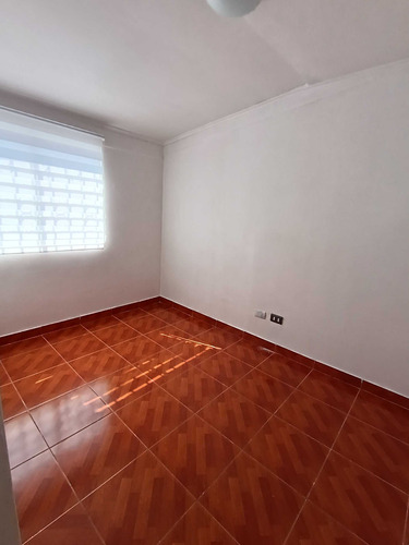 Casa De Dos Pisos 2h 2b 2e (92834)