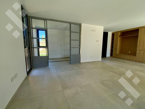 Venta Casa A Estrenar Con Pileta En Barrio Privado Sauces Del Limay, Neuquén