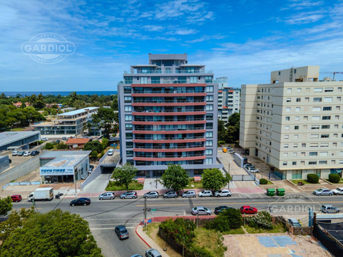 Pent-house En Edificio Italia, Maldonado.