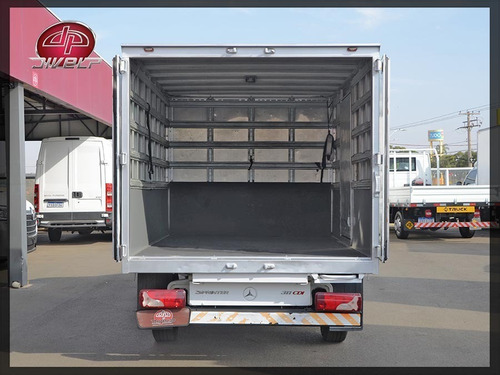 Imagem 12 de 20 de Mercedes Sprinter Street Com Baú Usada 2016