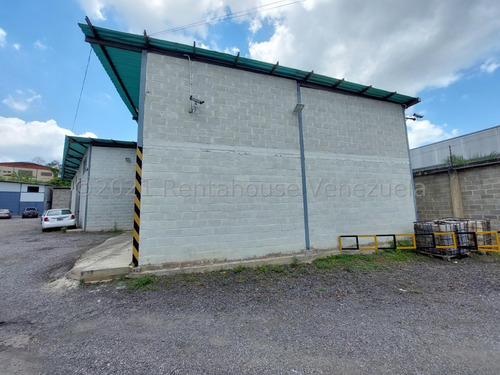 Ms: 25-1389. En Venta Excelente Galpón En Mariches. A=1500 M2, 2b, 12p.