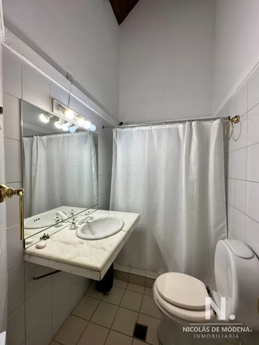 Vende Casa De 4 Dormitorios Con Piscina Y Gran Parque En Golf, Punta Del Este