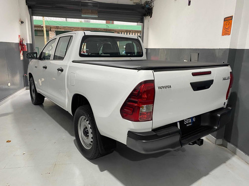 Imagen 4 de 12 de Toyota Hilux 2018 2.4 Cd Dx 150cv 4x2