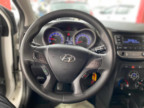 Imagem 13 de 18 de Hyundai Hb20 2016 1.0 Comfort Style Flex 5p