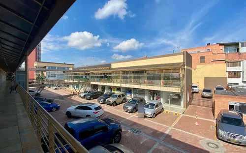 Local En Venta En Colina Campestre. Cod V12300041
