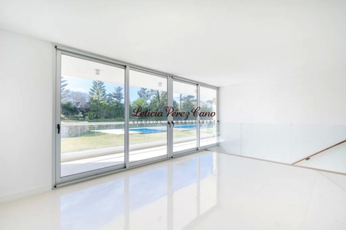 Imagen 6 de 10 de Venta Apartamento En Playa Brava , 2 Dormitorios
